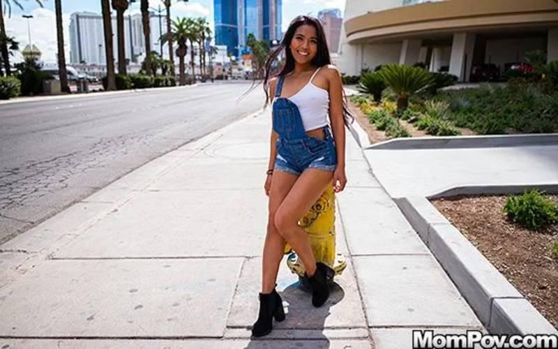 Sexy Petite Filipina New To Porn | PornHoarder.tv